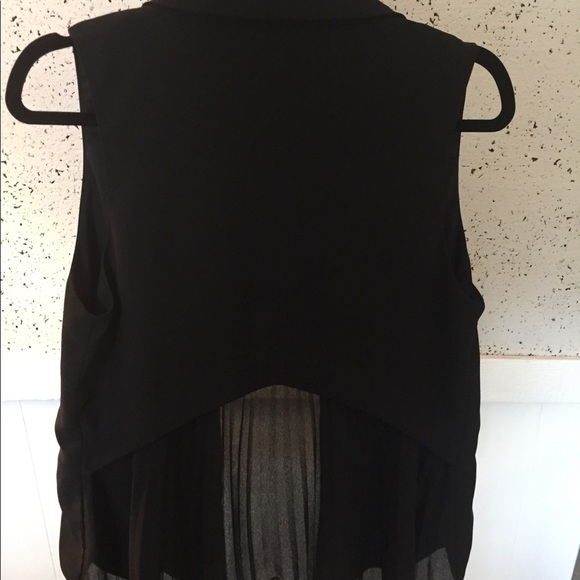 Daily Look vest - Picture 5 of 6